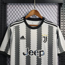 Camisa Juventus Home 22/23 s/n° Torcedor Adidas Masculina - Branco+Preto